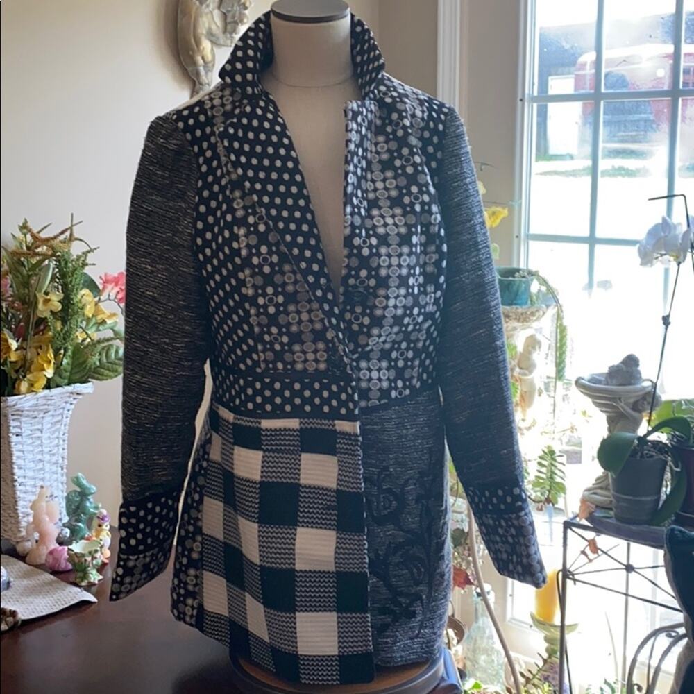 Mirror Image women’s XL black and white block print button front jacket